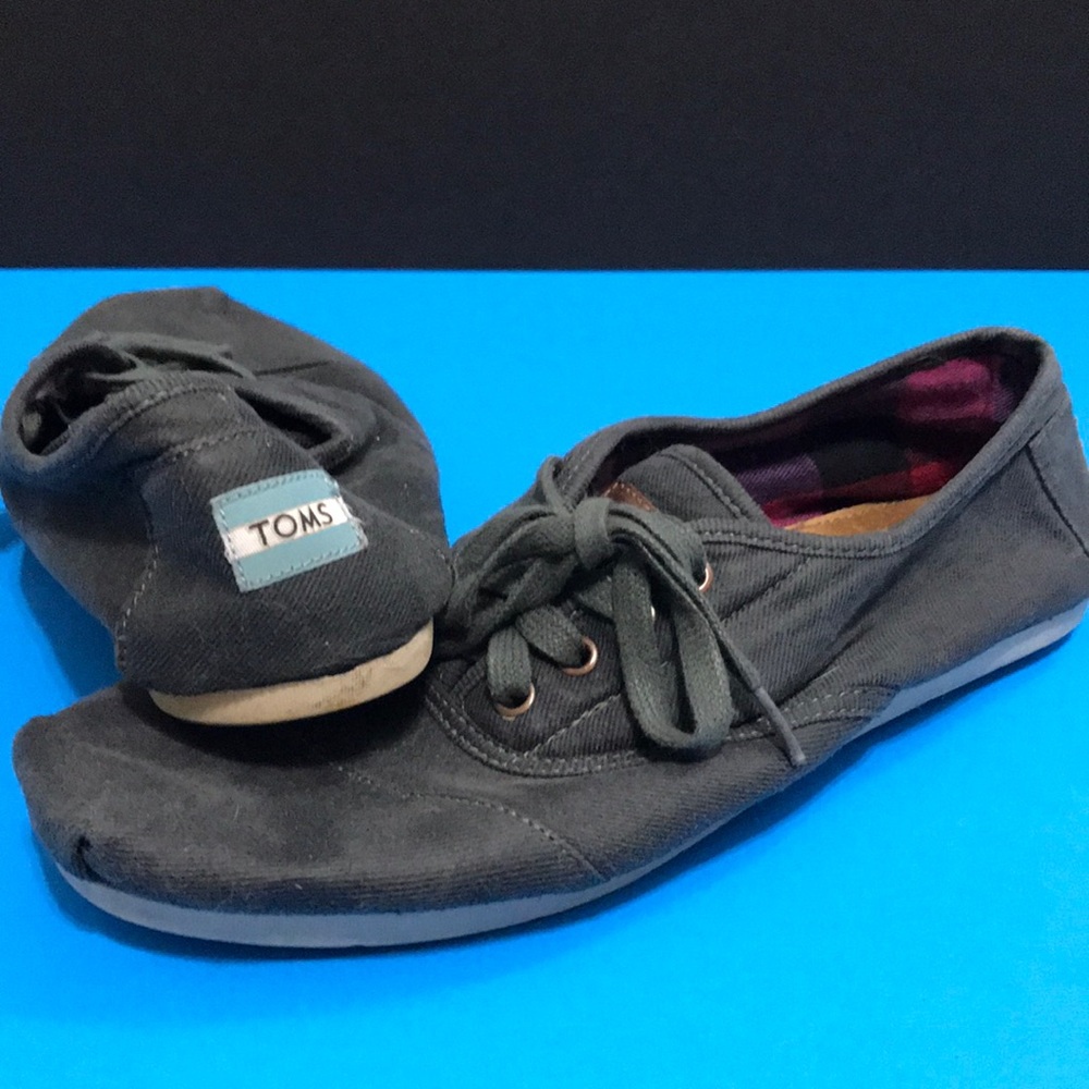 Toms